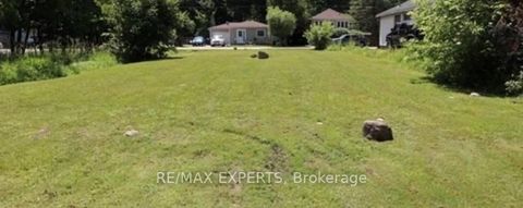 Photo 2 at 714 Chestnut Street, Alcona, Innisfil
