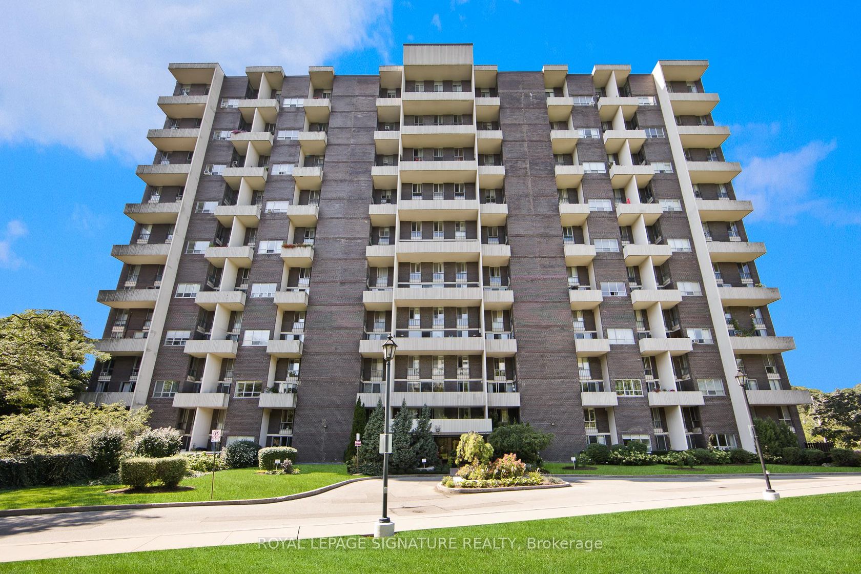 908 - 35 Ormskirk Avenue, Swansea, Toronto 