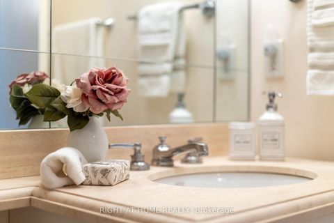 Photo 16 at 703 - 18 Beverley Street, Chinatown, Toronto Photo 16 at 703 - 18 Beverley Street, Chinatown, Toronto