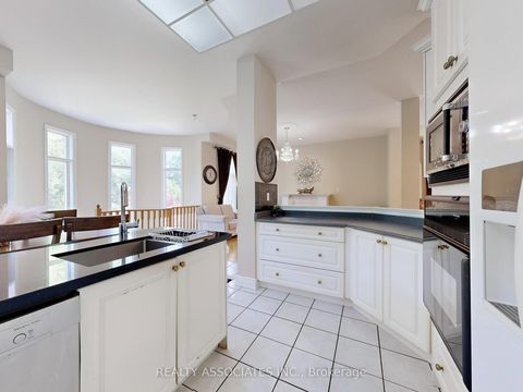 Photo 20 at 2 Lord Nelson Court, Rouge Woods, Richmond Hill
