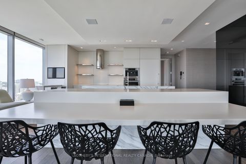 Photo 15 at 2503/2504 - 50 Yorkville Avenue, Annex, Toronto