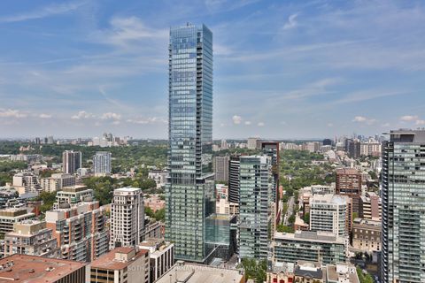 Photo 38 at 2503/2504 - 50 Yorkville Avenue, Annex, Toronto