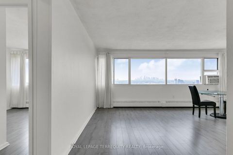 Photo 8 at Ph01 - 715 Don Mills Road, Flemingdon Park, Toronto