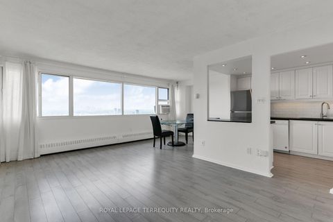 Photo 9 at Ph01 - 715 Don Mills Road, Flemingdon Park, Toronto
