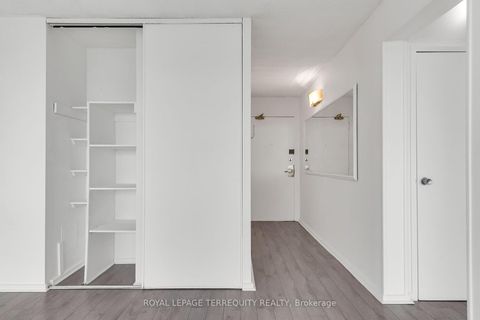 Photo 10 at Ph01 - 715 Don Mills Road, Flemingdon Park, Toronto