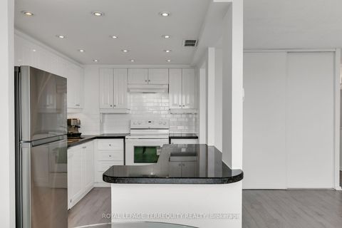 Photo 21 at Ph01 - 715 Don Mills Road, Flemingdon Park, Toronto