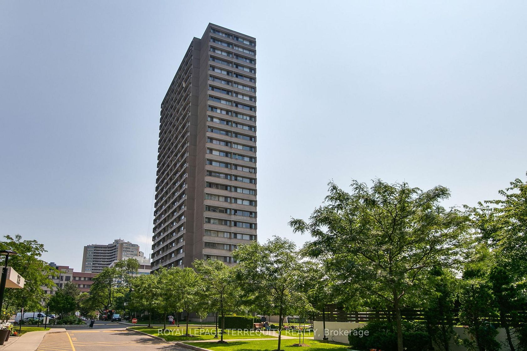 Ph01 - 715 Don Mills Road, Flemingdon Park, Toronto 