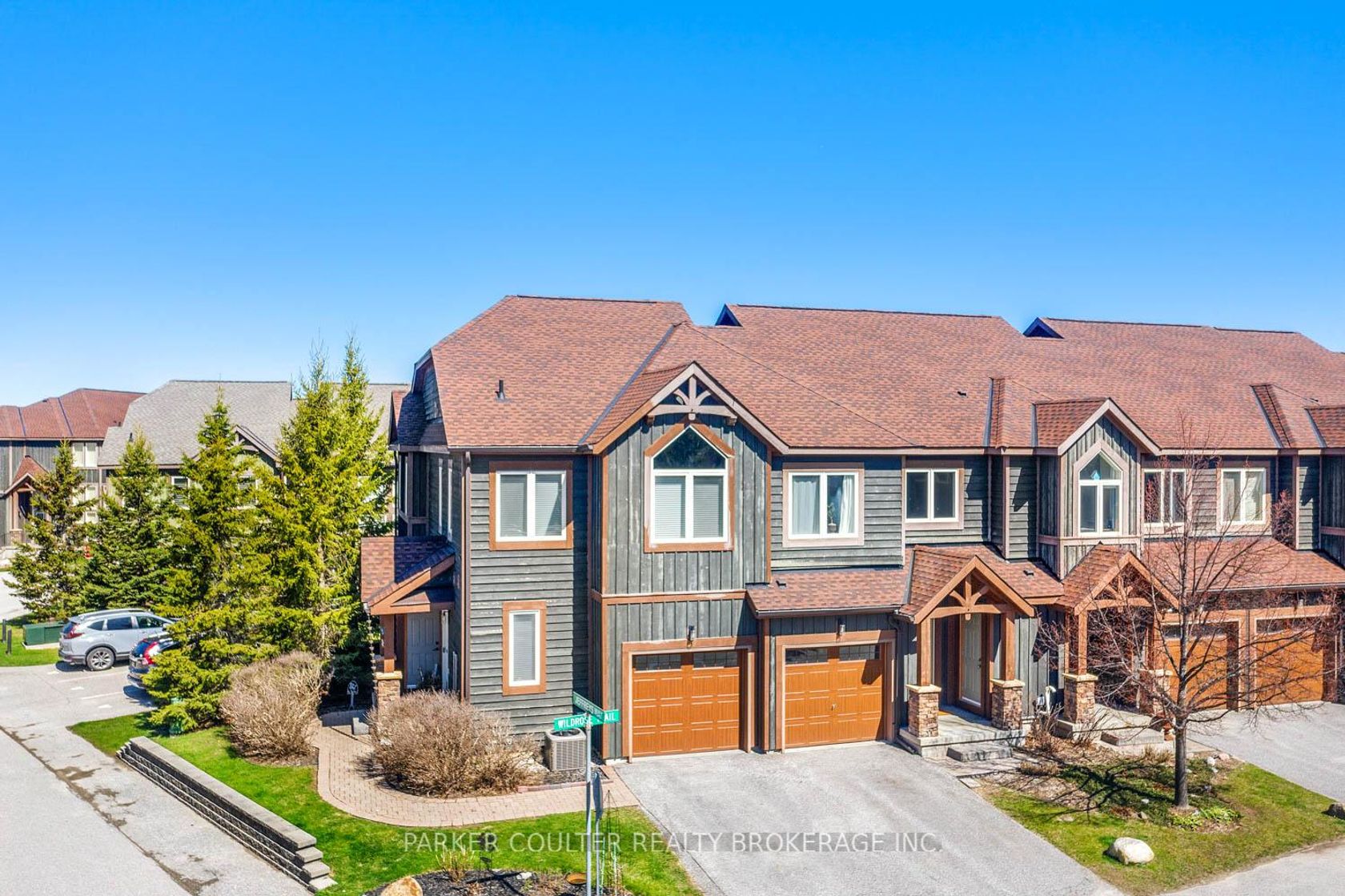 42 - 20 Wildrose Trail, Collingwood 