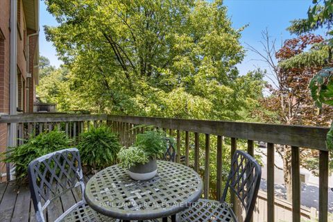 Photo 5 at 23 - 8038 Yonge Street, Uplands, Vaughan