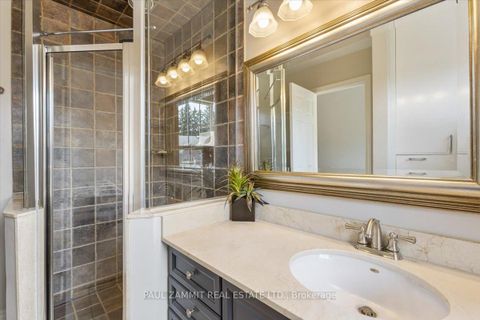 Photo 11 at 23 - 8038 Yonge Street, Uplands, Vaughan