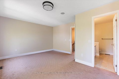 Photo 13 at 23 - 8038 Yonge Street, Uplands, Vaughan