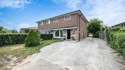Photo 1 at 28 Navenby Crescent, Humber Summit, Toronto