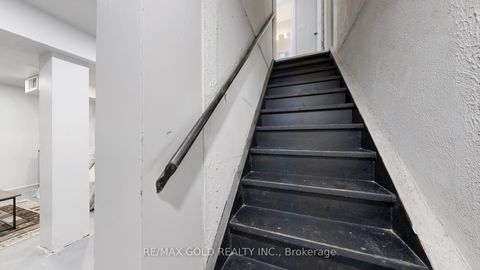 Photo 33 at 28 Navenby Crescent, Humber Summit, Toronto