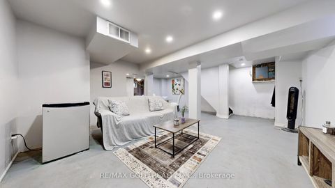 Photo 37 at 28 Navenby Crescent, Humber Summit, Toronto
