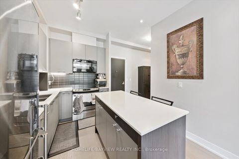 Photo 14 at 220 - 9471 Yonge Street, North Richvale, Richmond Hill