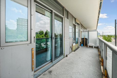Photo 18 at 220 - 9471 Yonge Street, North Richvale, Richmond Hill