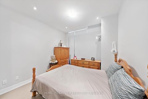 Photo 22 at 220 - 9471 Yonge Street, North Richvale, Richmond Hill