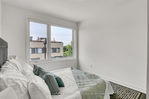 Photo 25 at TH 22 - 40 Ed Clark Gardens, Pellam Park, Toronto