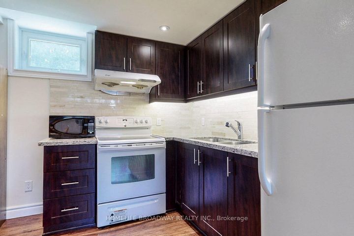 Photo 33 at 1 Billy Joel Crescent, Markham Village, Markham