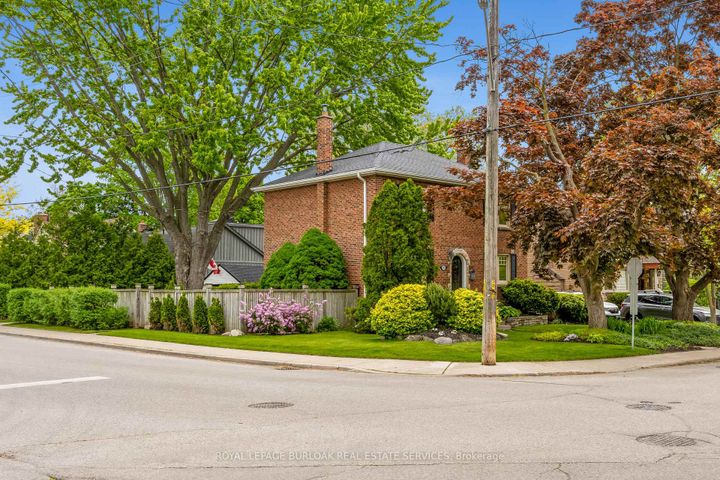 Photo 4 at 605 Emerald Street, Brant, Burlington