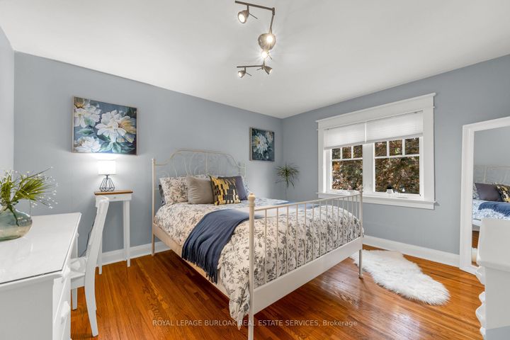 Photo 19 at 605 Emerald Street, Brant, Burlington