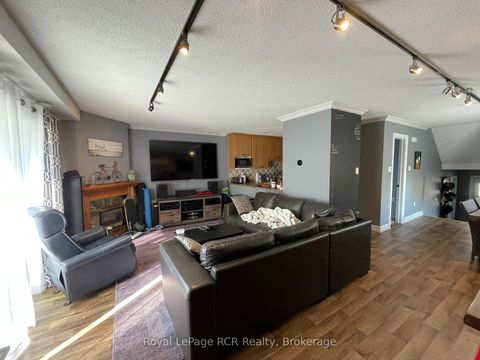Photo 11 at 409 Thomas Street, Stayner, Clearview