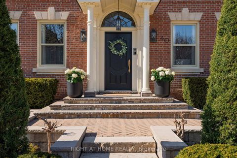 Photo 1 at 40 Oatlands Crescent, Mill Pond, Richmond Hill