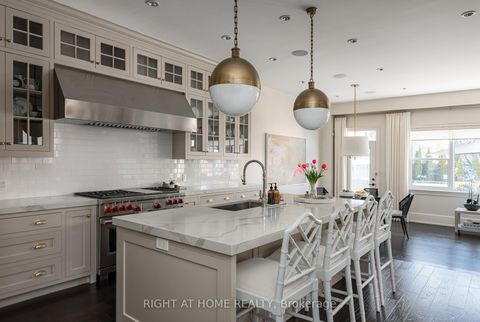 Photo 10 at 40 Oatlands Crescent, Mill Pond, Richmond Hill