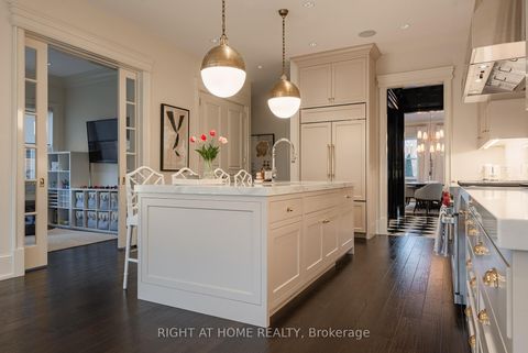 Photo 12 at 40 Oatlands Crescent, Mill Pond, Richmond Hill