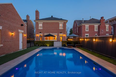Photo 36 at 40 Oatlands Crescent, Mill Pond, Richmond Hill