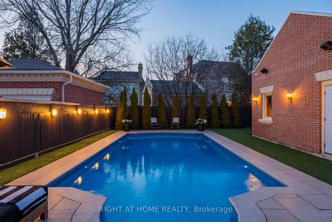 Photo 37 at 40 Oatlands Crescent, Mill Pond, Richmond Hill