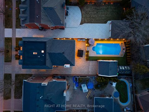 Photo 39 at 40 Oatlands Crescent, Mill Pond, Richmond Hill