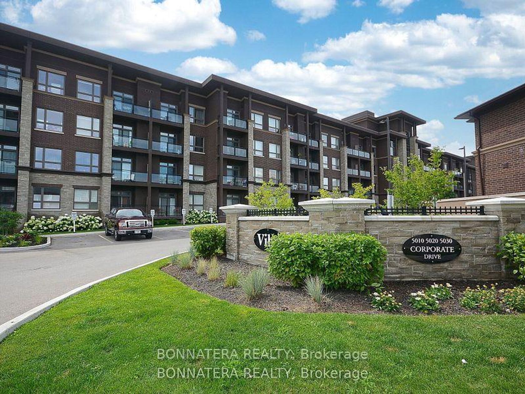 209 - 5010 CORPORATE Drive, Uptown, Burlington 