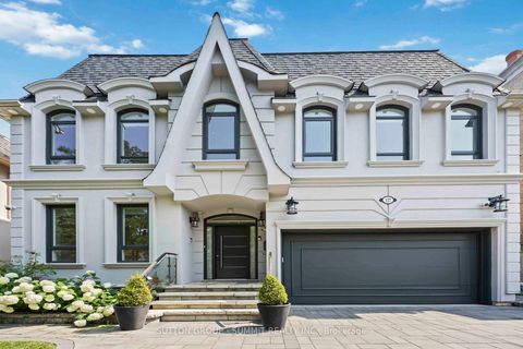 Photo 1 at 127 Munro Boulevard, Windfields, Toronto