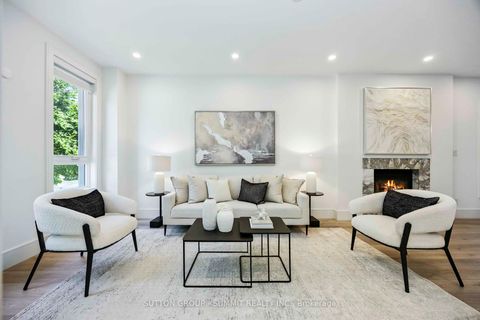 Photo 4 at 127 Munro Boulevard, Windfields, Toronto