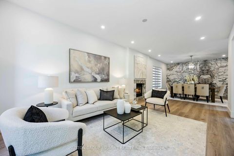 Photo 5 at 127 Munro Boulevard, Windfields, Toronto