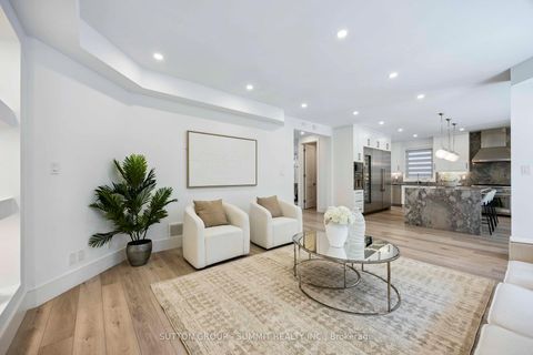 Photo 12 at 127 Munro Boulevard, Windfields, Toronto