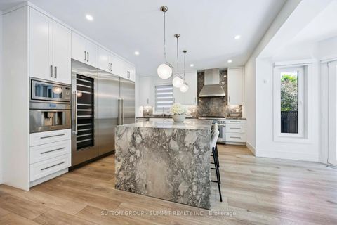 Photo 13 at 127 Munro Boulevard, Windfields, Toronto