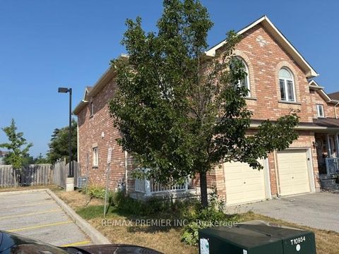 Photo 1 at 25 Southwoods Crescent, Holly, Barrie
