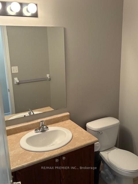 Photo 4 at 25 Southwoods Crescent, Holly, Barrie