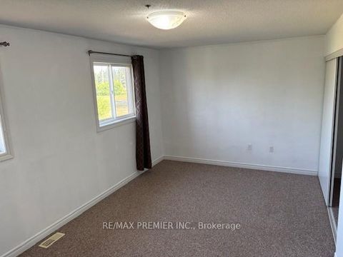 Photo 13 at 25 Southwoods Crescent, Holly, Barrie