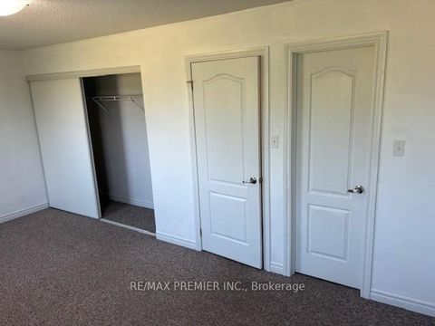 Photo 15 at 25 Southwoods Crescent, Holly, Barrie