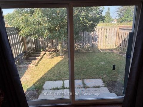 Photo 23 at 25 Southwoods Crescent, Holly, Barrie Photo 23 at 25 Southwoods Crescent, Holly, Barrie