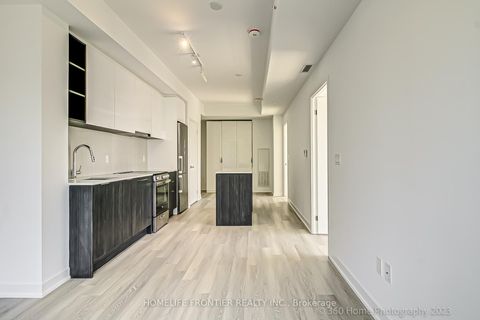 Photo 2 at 731 - 31 TIPPETT Road, Clanton Park, Toronto