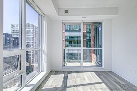Photo 9 at 731 - 31 TIPPETT Road, Clanton Park, Toronto