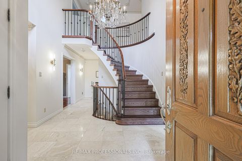 Photo 3 at 4 Neiltree Court, Markland Wood, Toronto