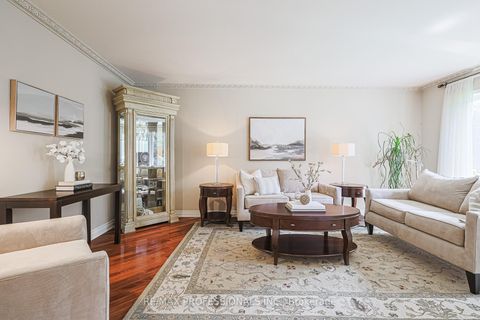Photo 5 at 4 Neiltree Court, Markland Wood, Toronto