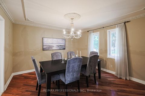 Photo 9 at 4 Neiltree Court, Markland Wood, Toronto