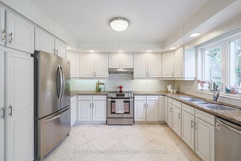 Photo 15 at 4 Neiltree Court, Markland Wood, Toronto