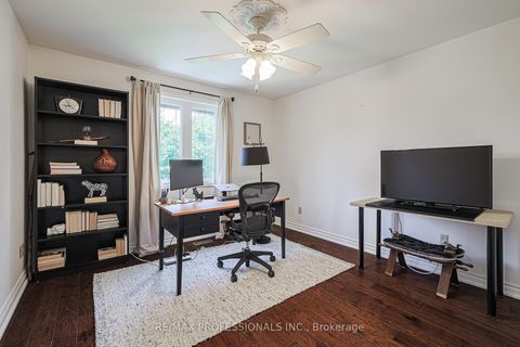 Photo 24 at 4 Neiltree Court, Markland Wood, Toronto